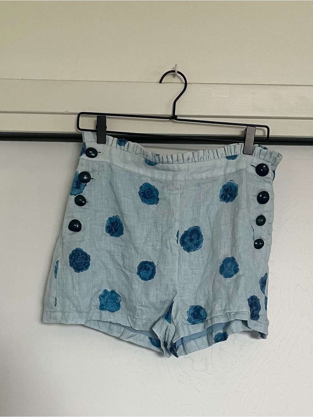 Azulu Kampala Light Blue Floral Button-Detail Women's Linen Shorts